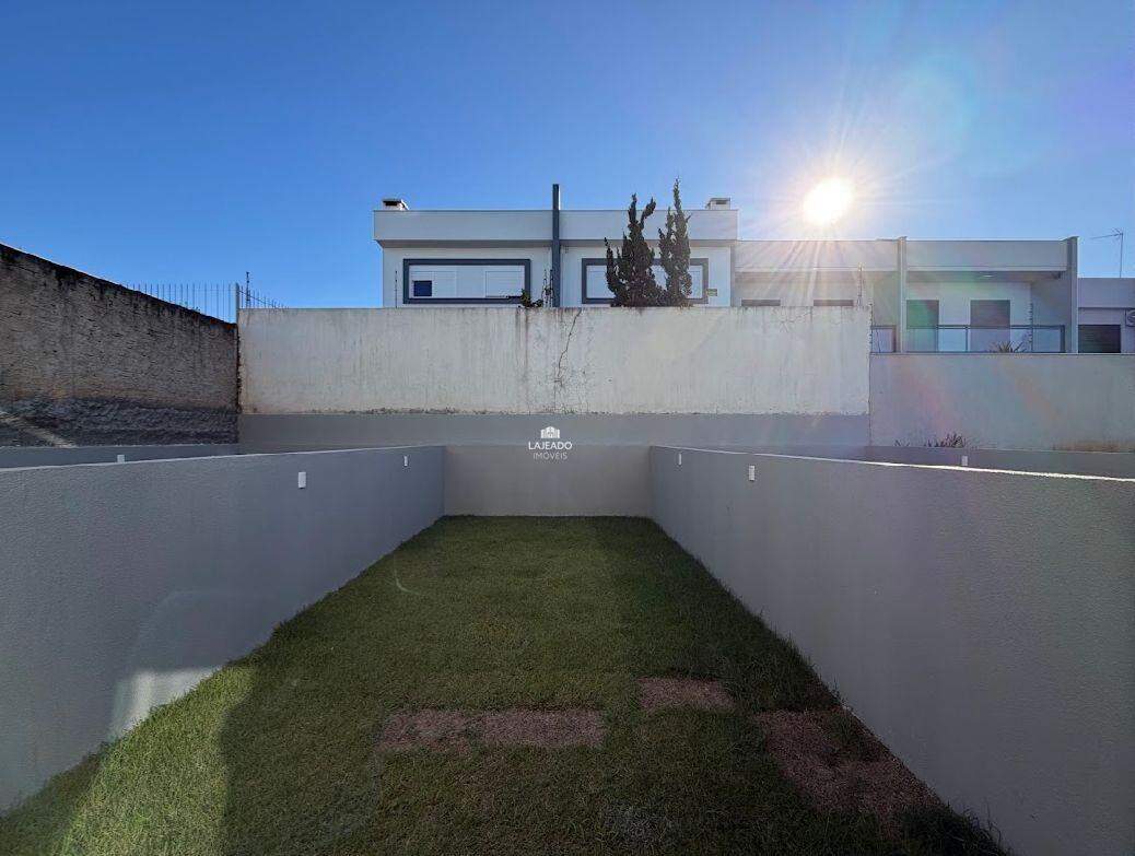 Sobrado à venda no Universitário: 