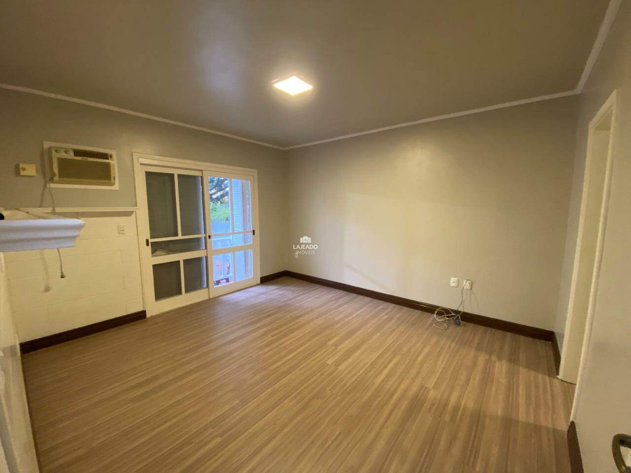 Casa à venda com 3 quartos, 200m² - Foto 27