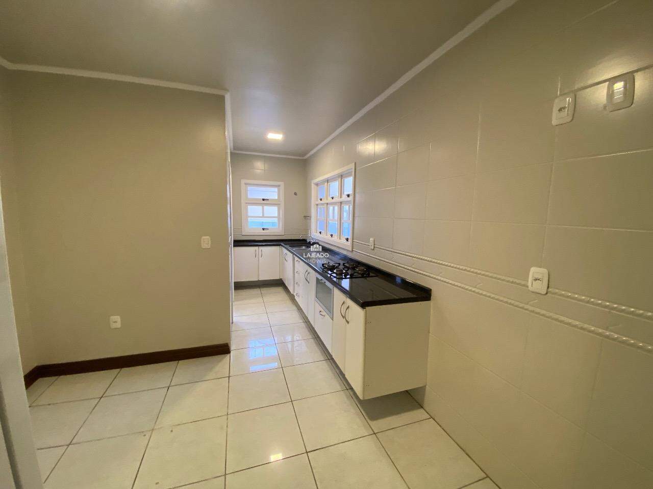 Casa à venda com 3 quartos, 200m² - Foto 21
