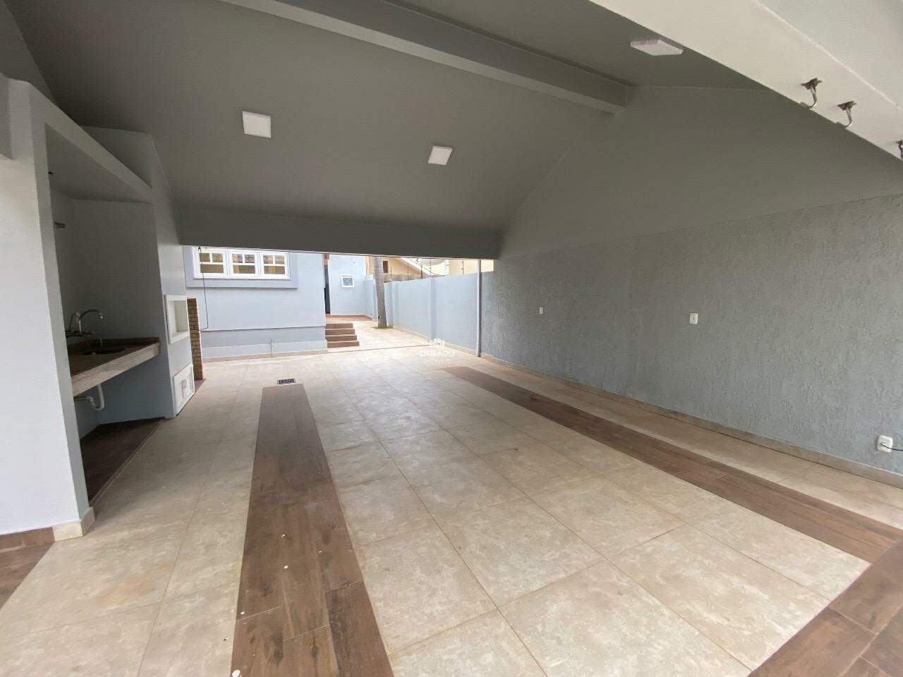 Casa à venda com 3 quartos, 200m² - Foto 4