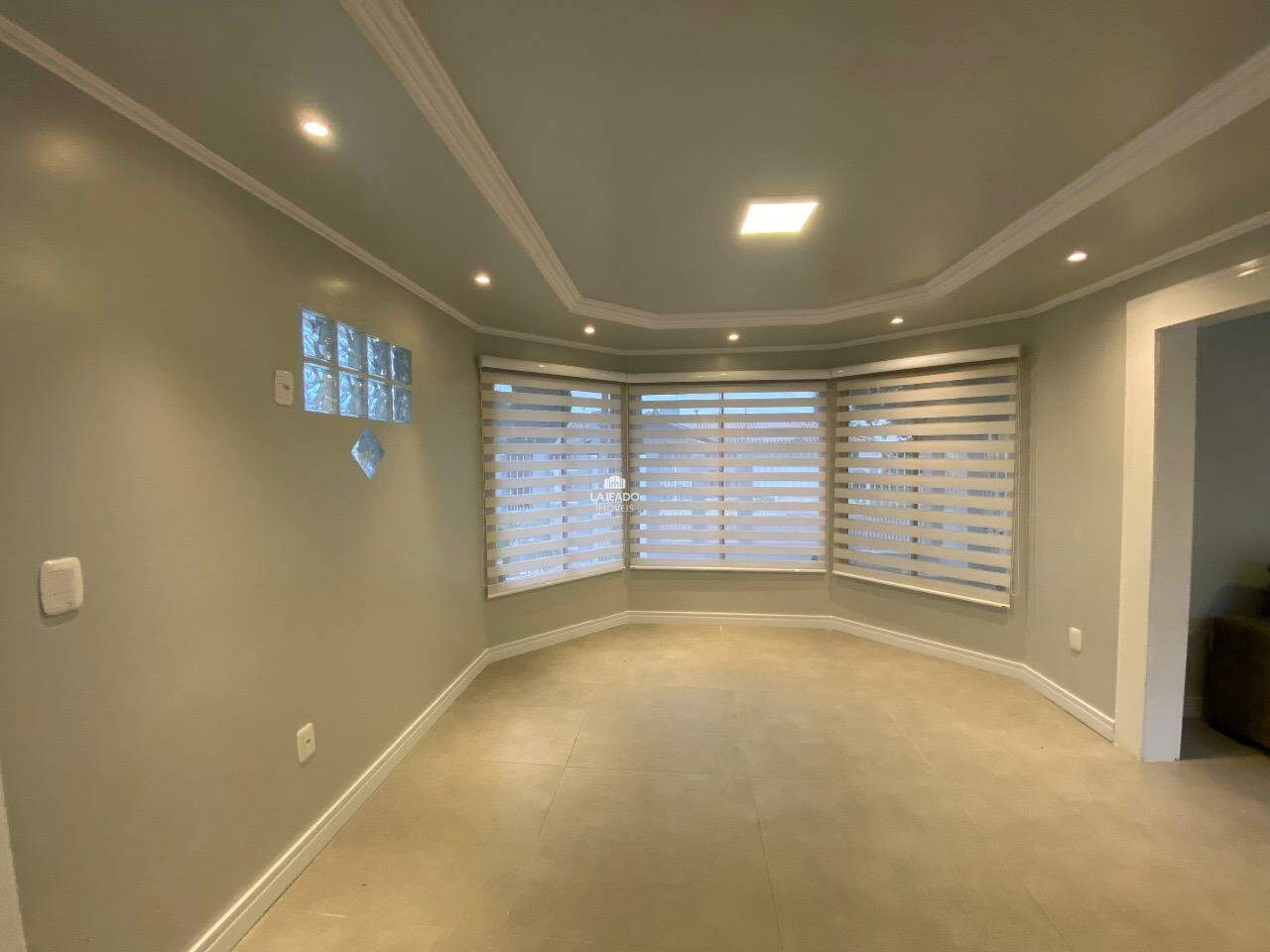Casa à venda com 3 quartos, 200m² - Foto 14