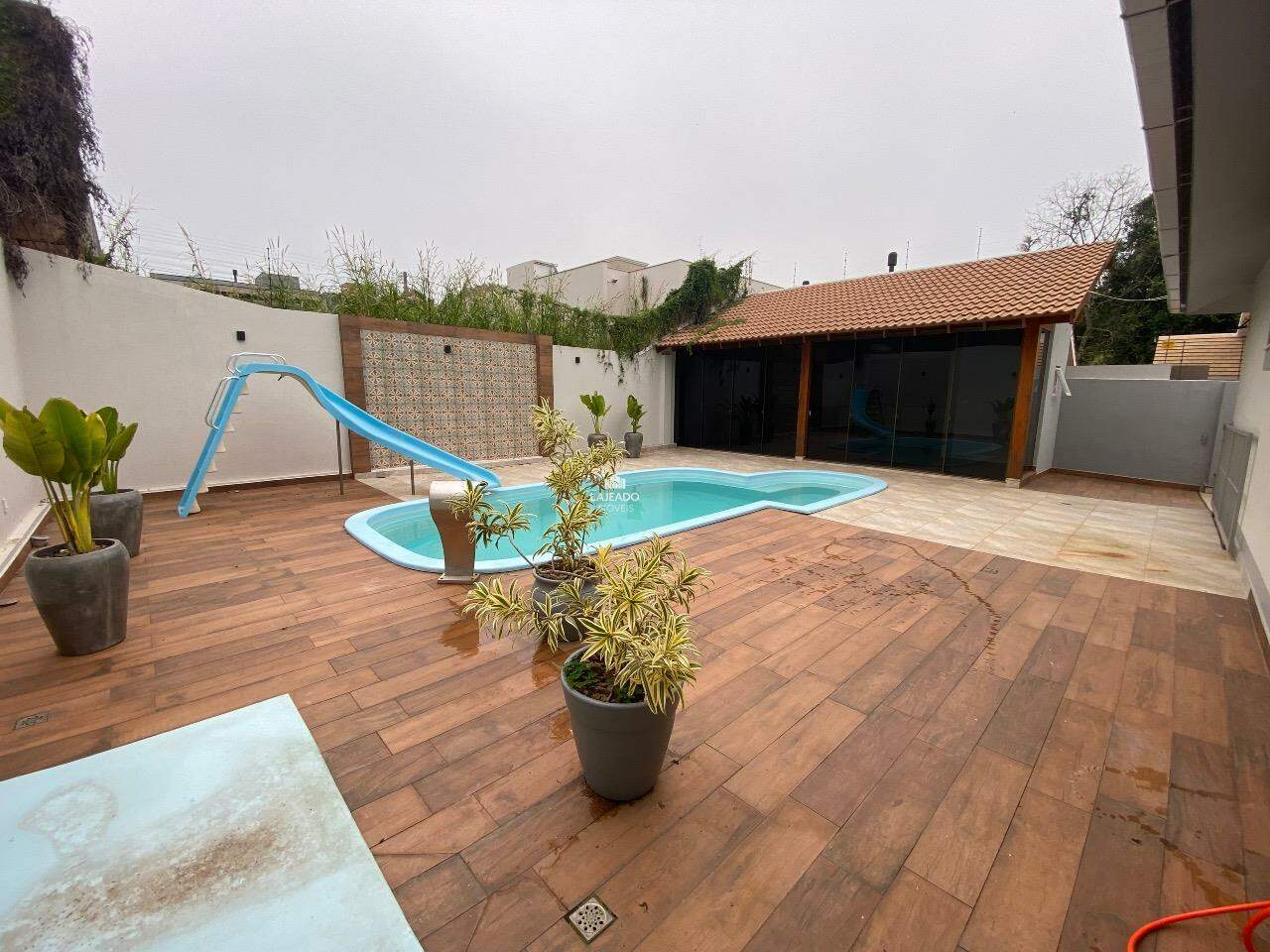 Casa à venda com 3 quartos, 200m² - Foto 10