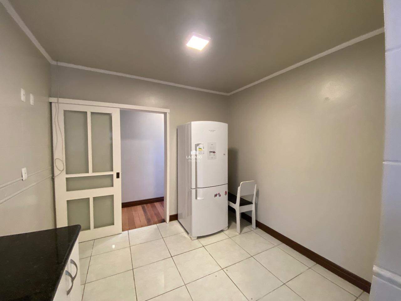 Casa à venda com 3 quartos, 200m² - Foto 23