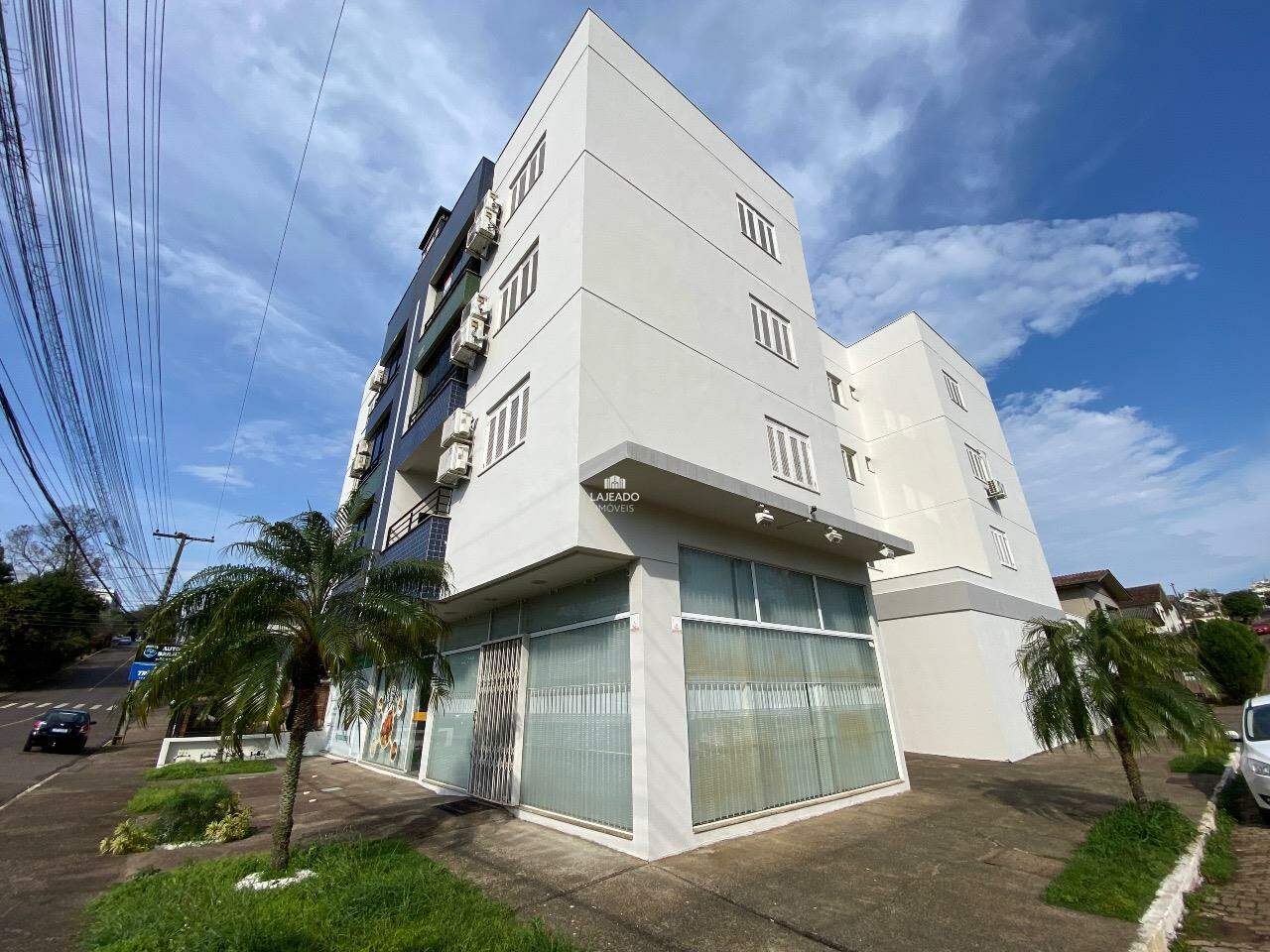 Apartamento à venda com 2 quartos, 66m² - Foto 1