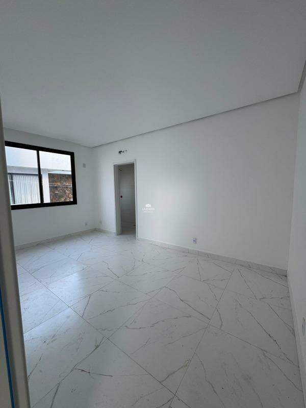 Casa, 3 quartos, 259 m² - Foto 17