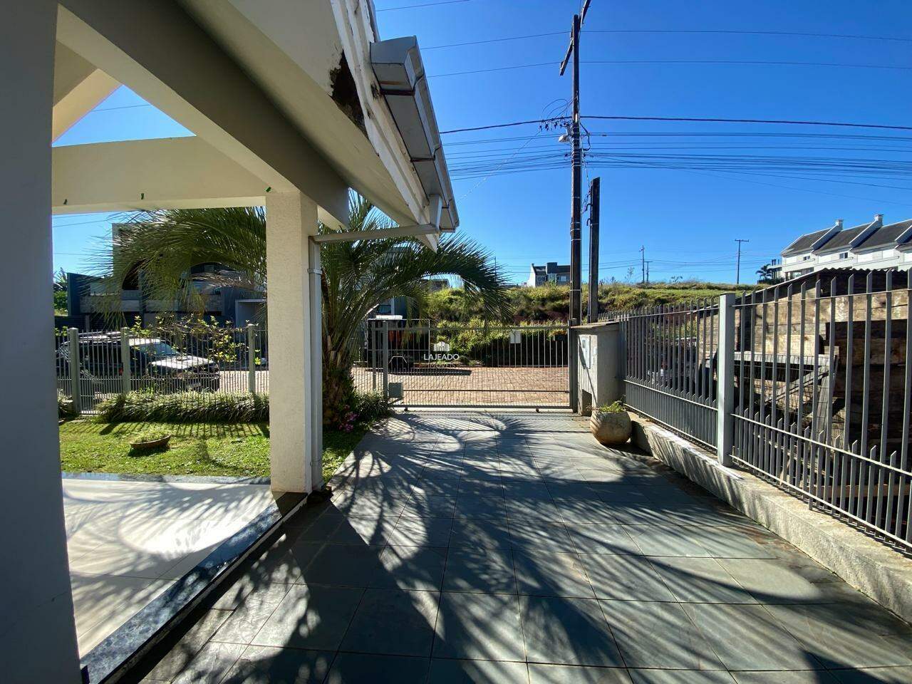 Casa, 4 quartos, 202 m² - Foto 1