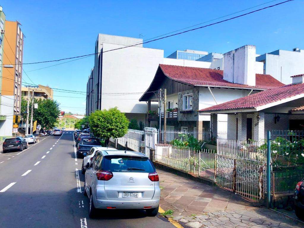 Casa à venda com 1 quarto, 300m² - Foto 4