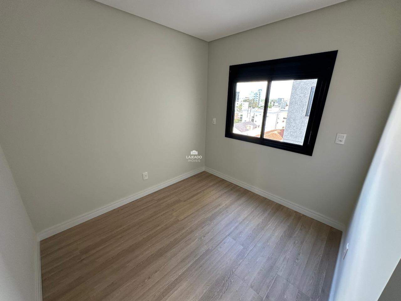 Apartamento à venda com 2 quartos, 61m² - Foto 8