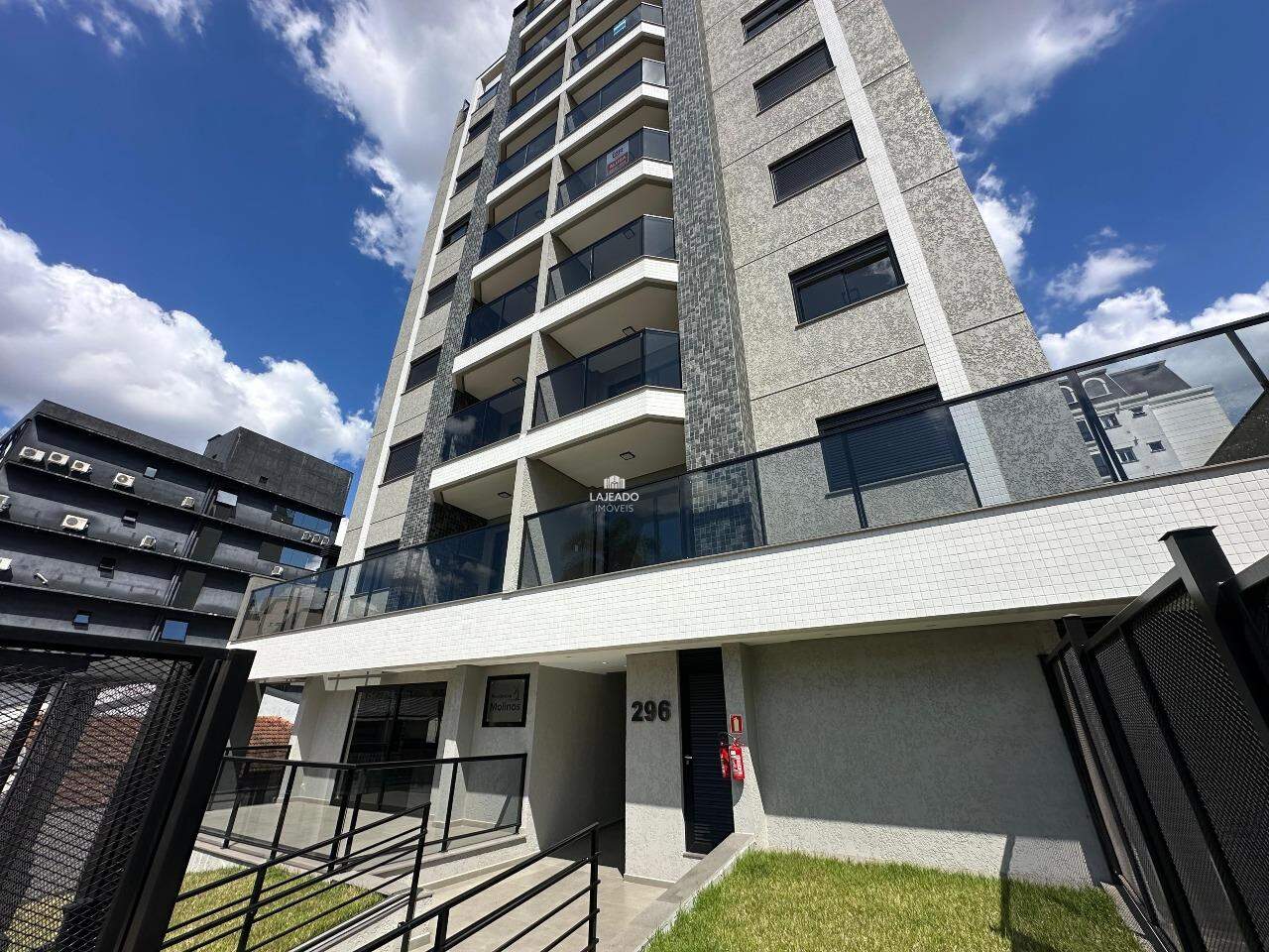 Apartamento à venda com 2 quartos, 61m² - Foto 2
