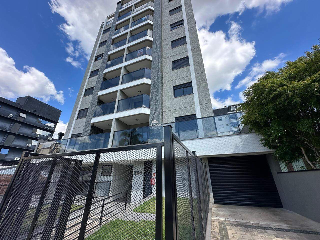 Apartamento à venda com 2 quartos, 61m² - Foto 1