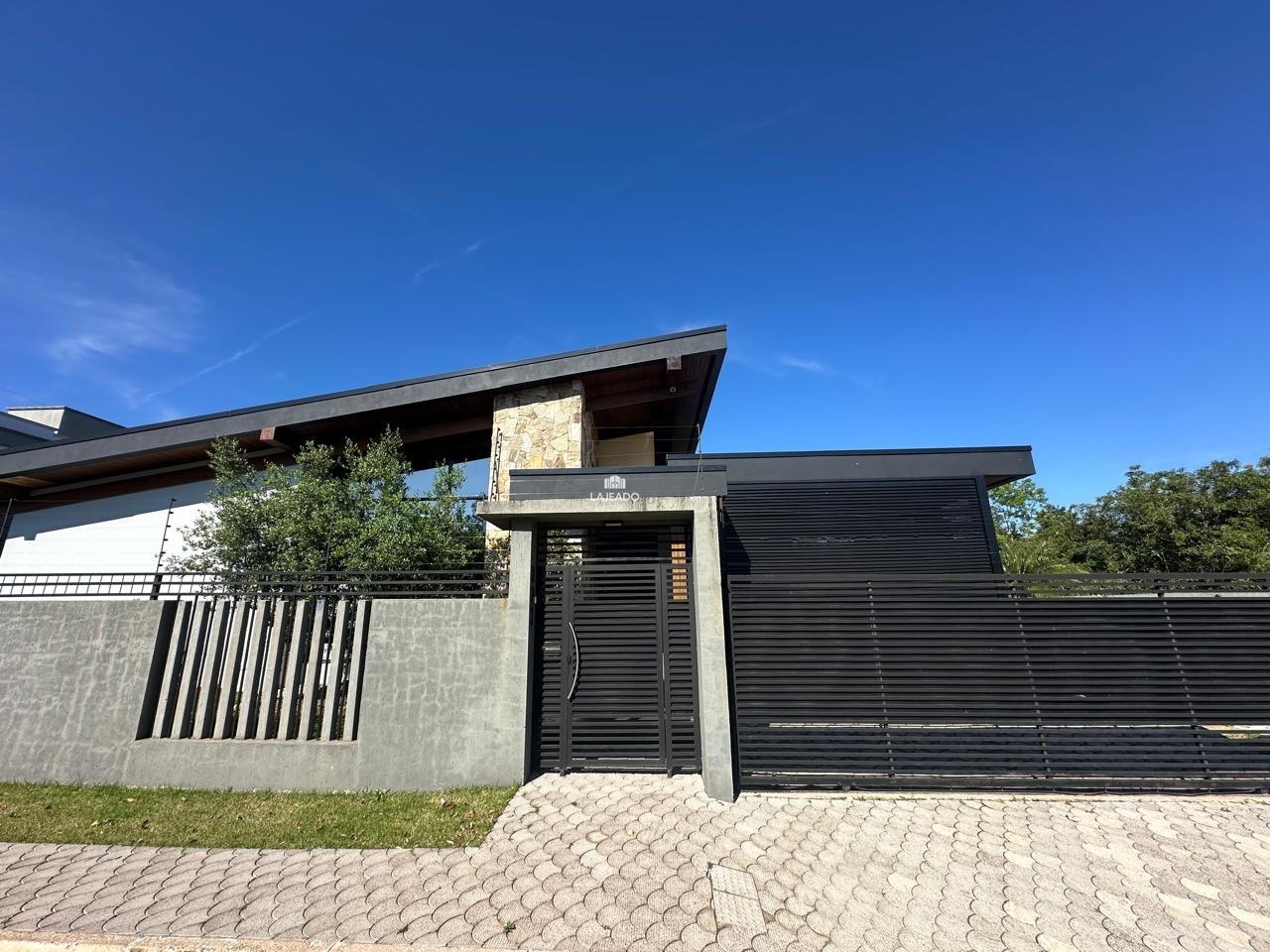 Casa à venda no Universitário: 