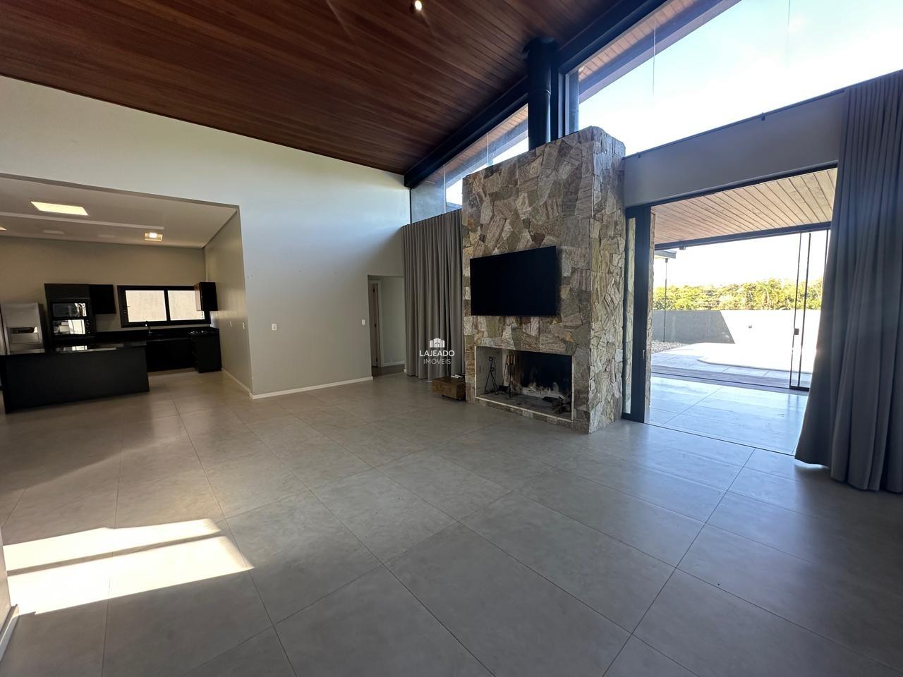 Casa à venda no Universitário: 