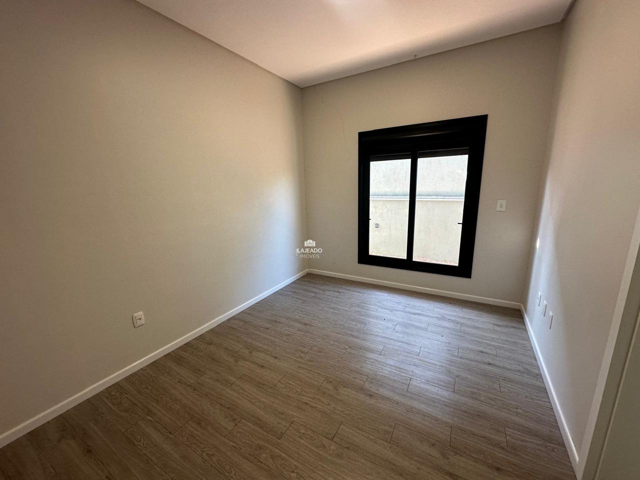 Casa à venda no Universitário: 