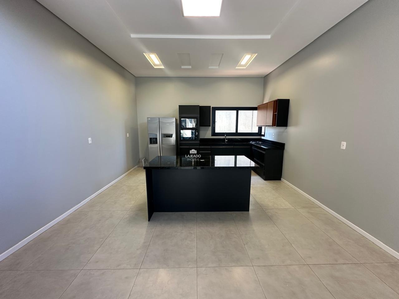 Casa à venda no Universitário: 