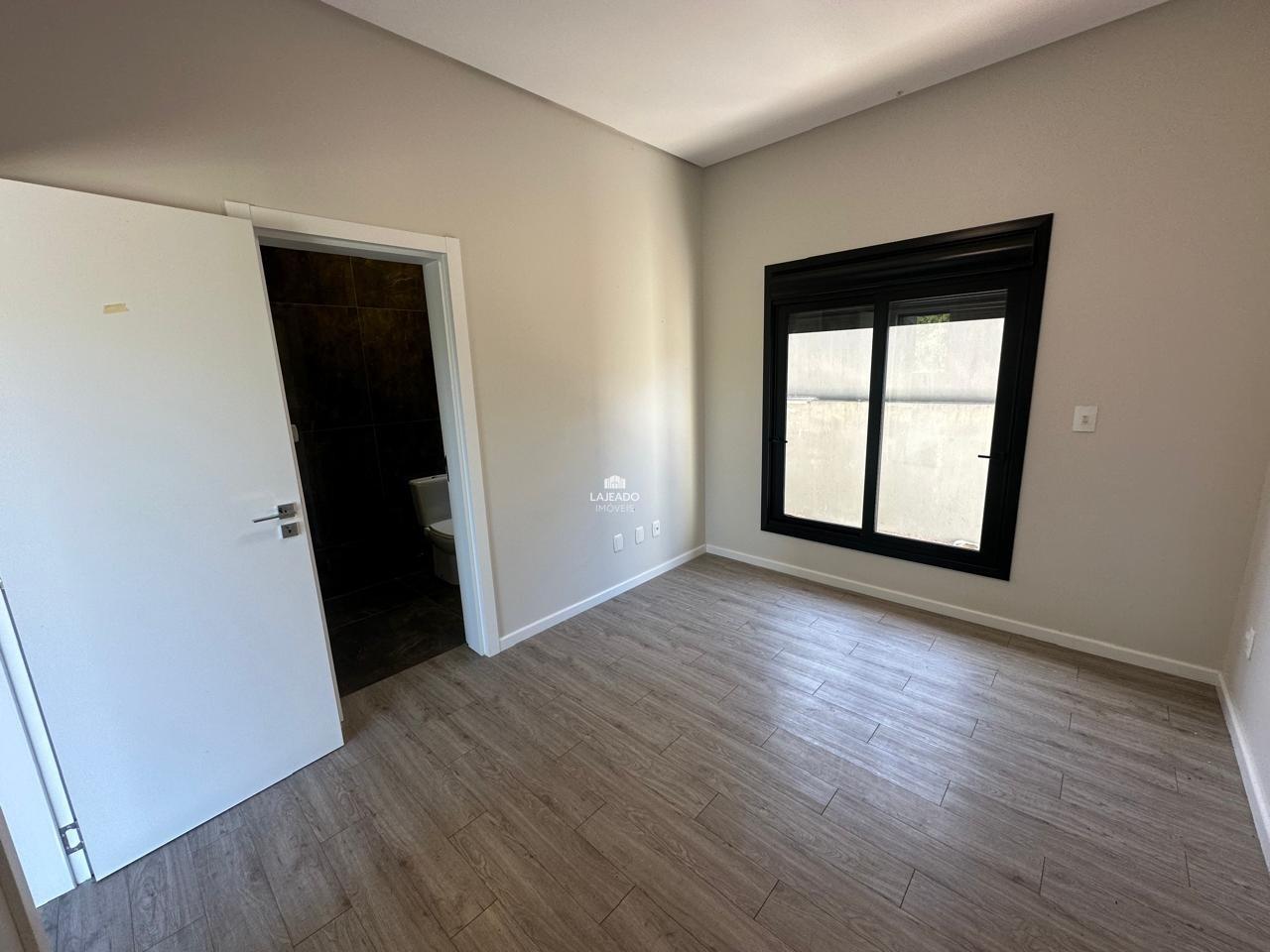 Casa à venda no Universitário: 