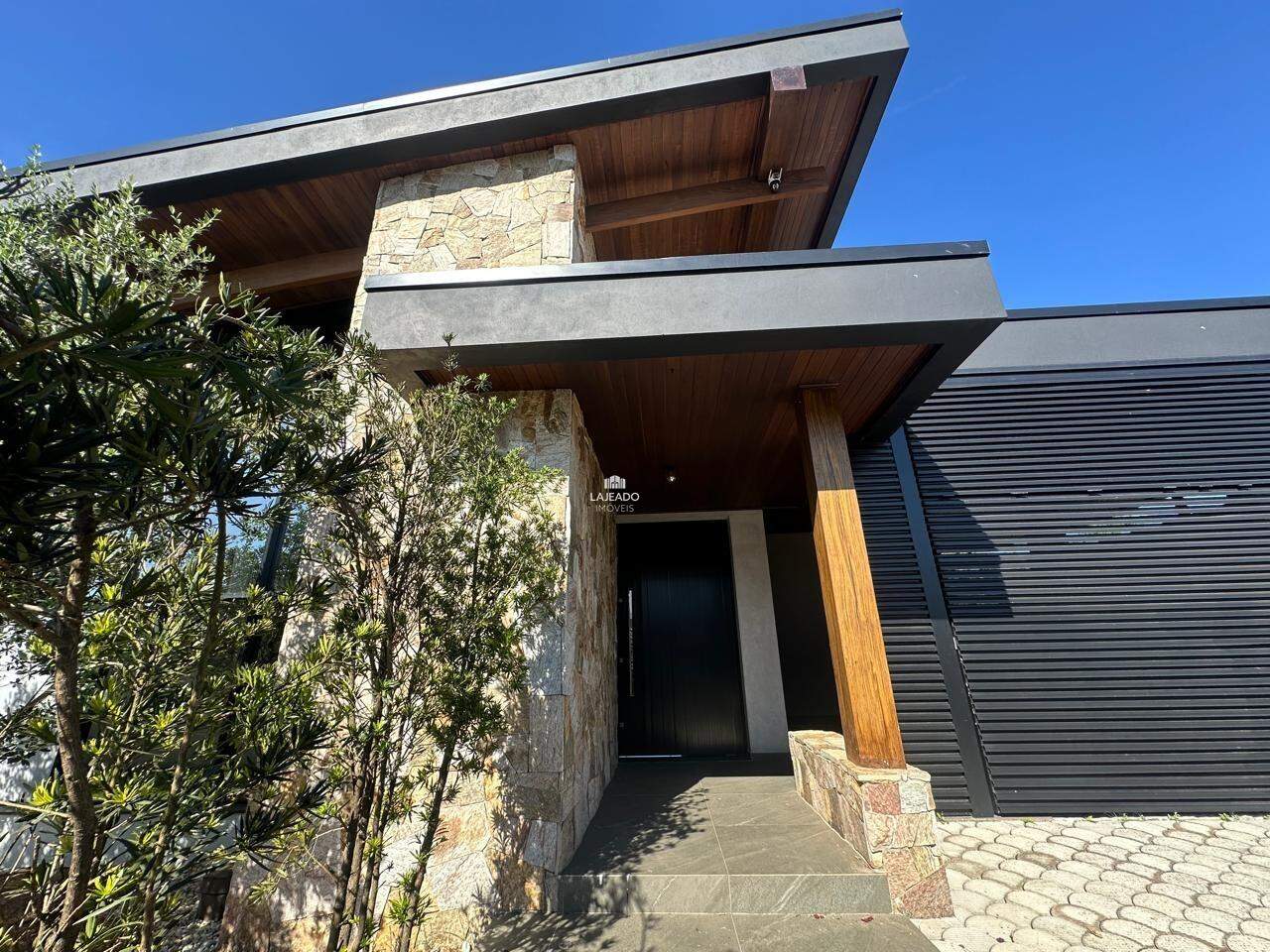 Casa à venda no Universitário: 