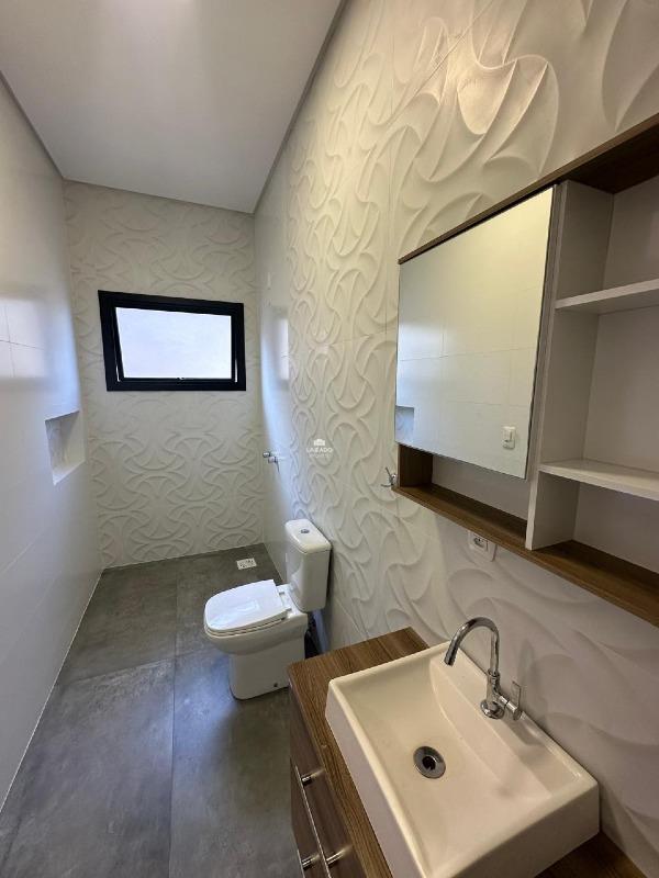 Casa à venda no Universitário: 