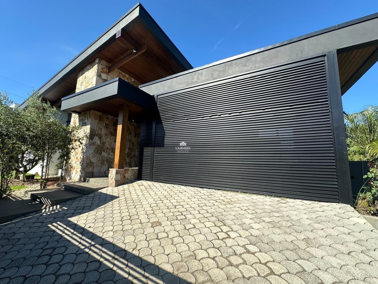 Casa à venda no Universitário: 