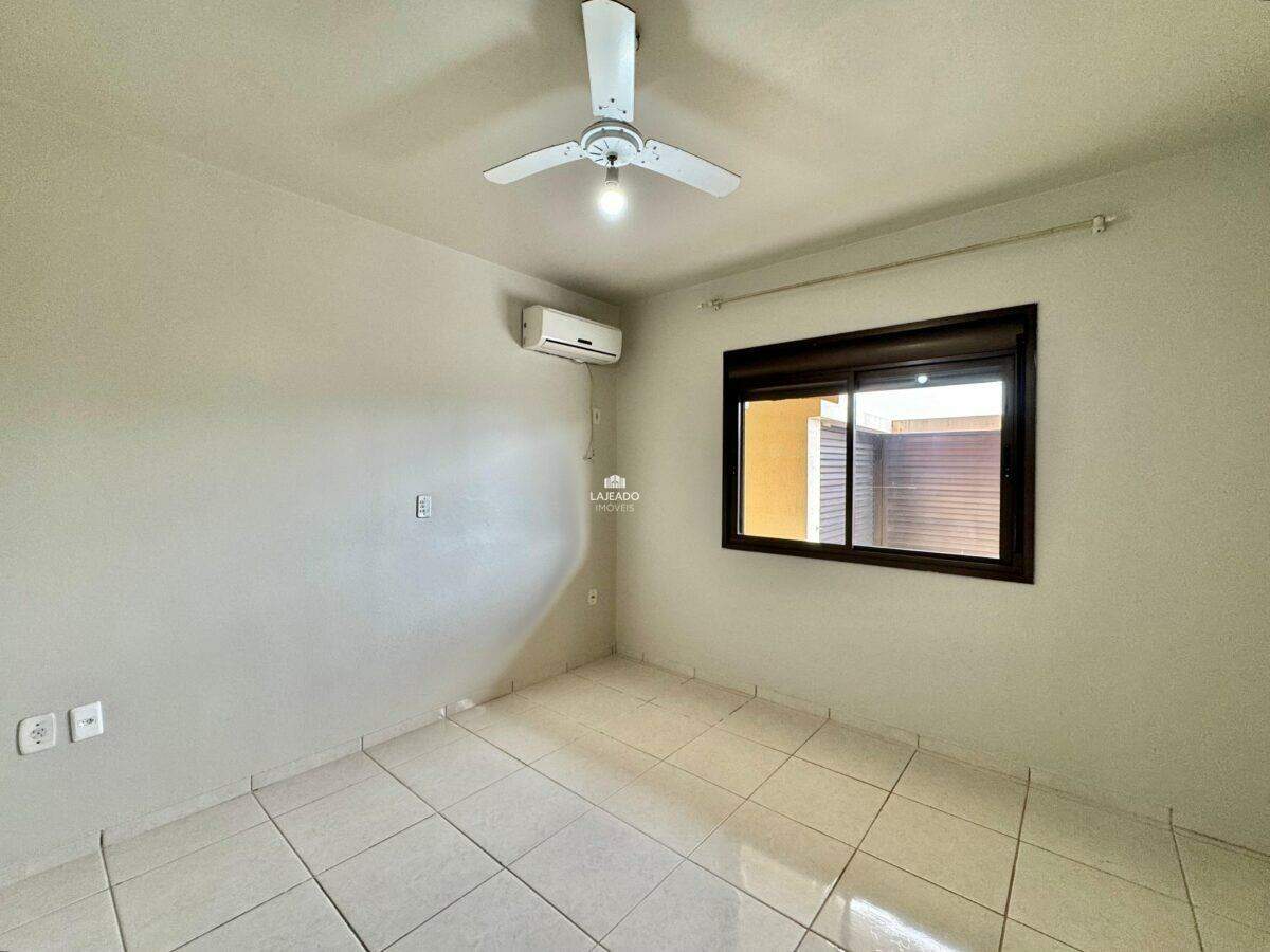 Apartamento à venda com 2 quartos, 75m² - Foto 11