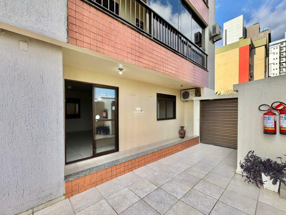Apartamento à venda com 2 quartos, 75m² - Foto 2