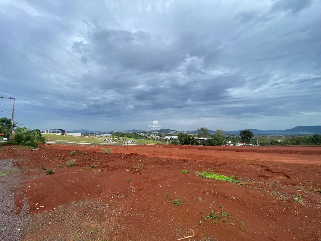 Loteamento e Condomínio - Foto 1