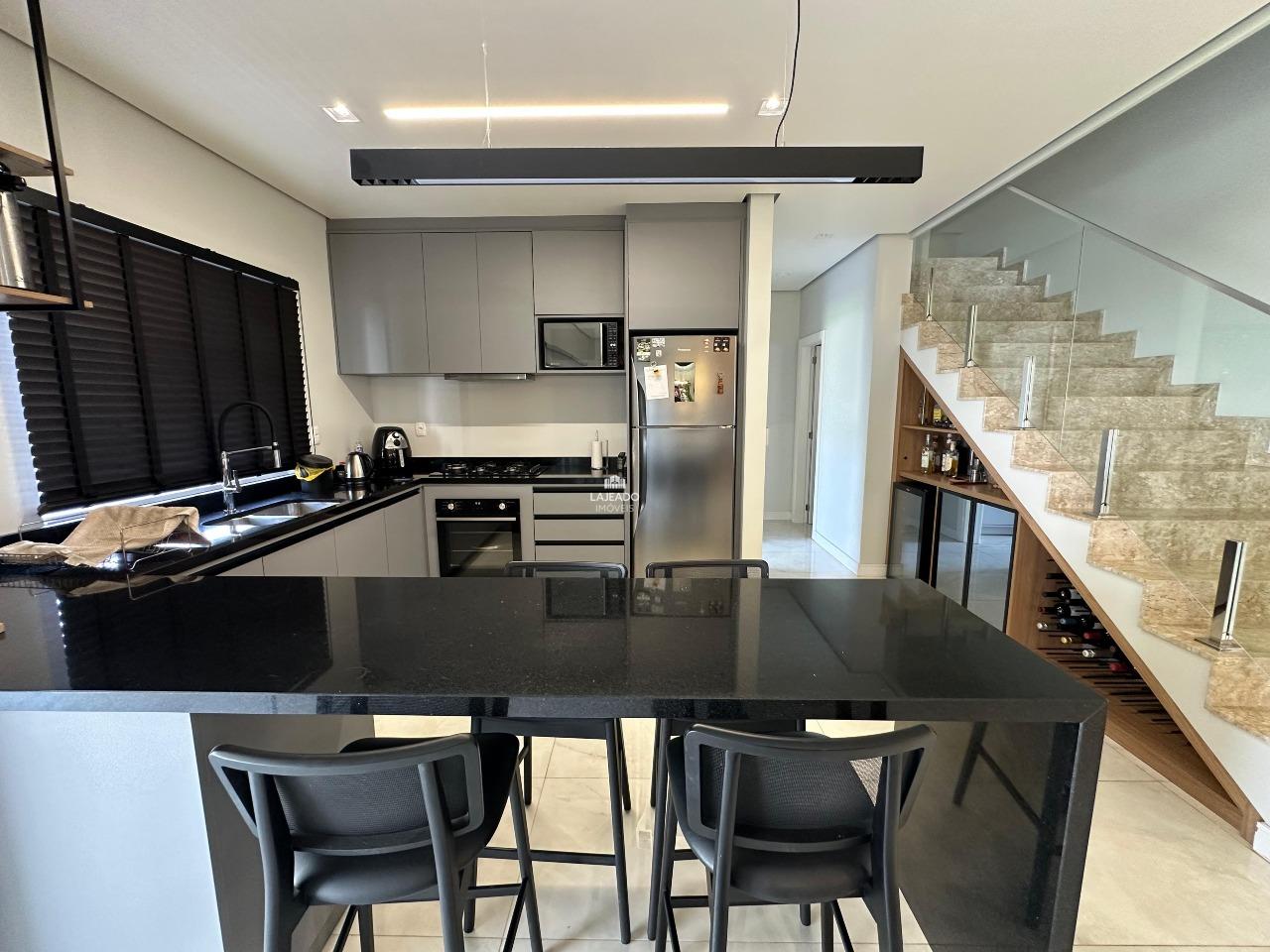 Sobrado, 3 quartos, 232 m² - Foto 4