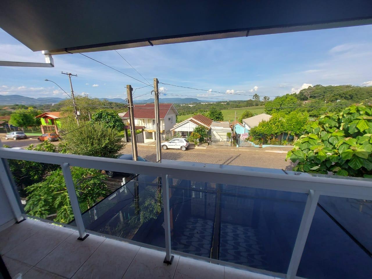 Sobrado à venda no Planalto: 