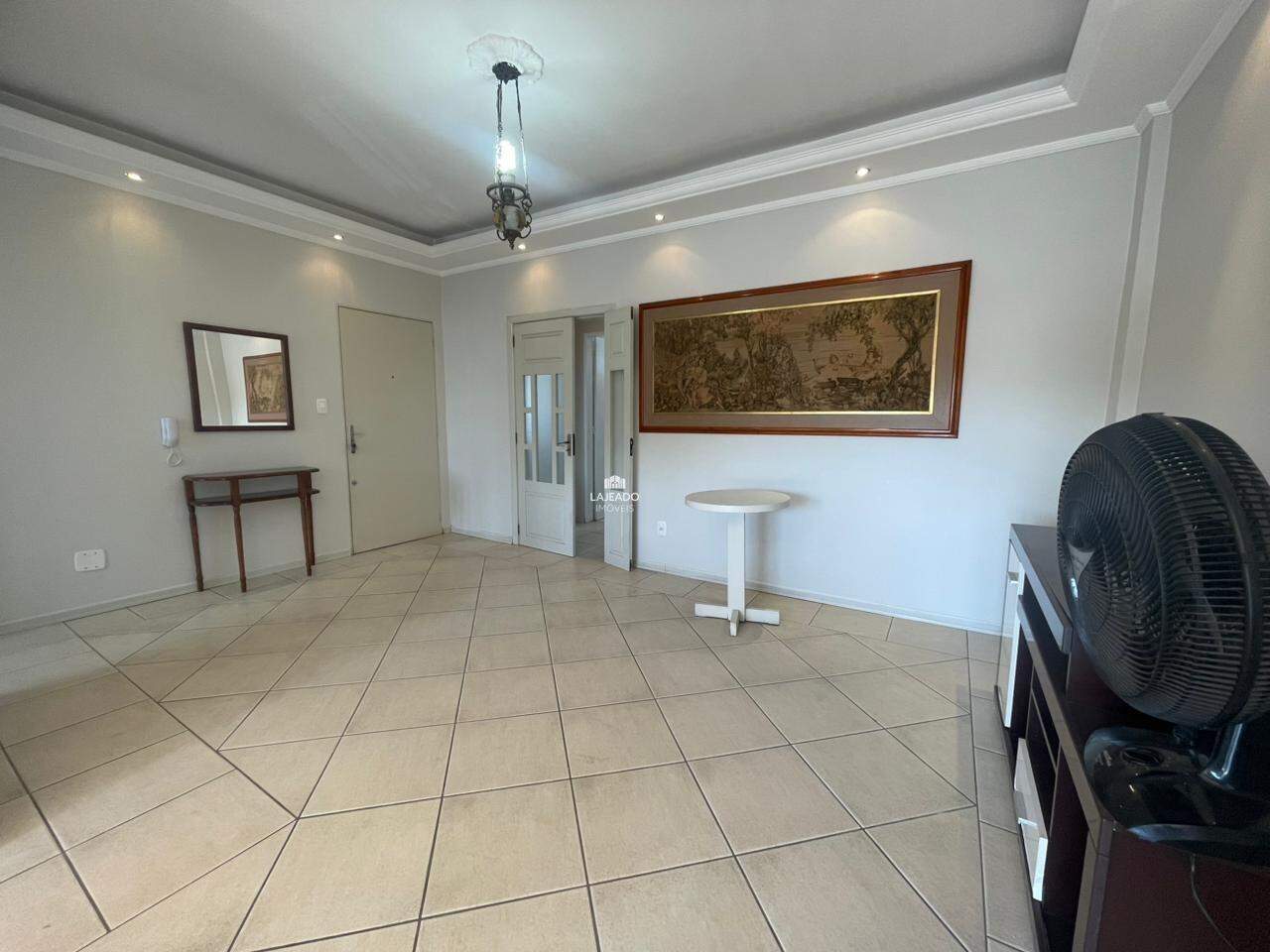 Apartamento para aluguel no Centro: 