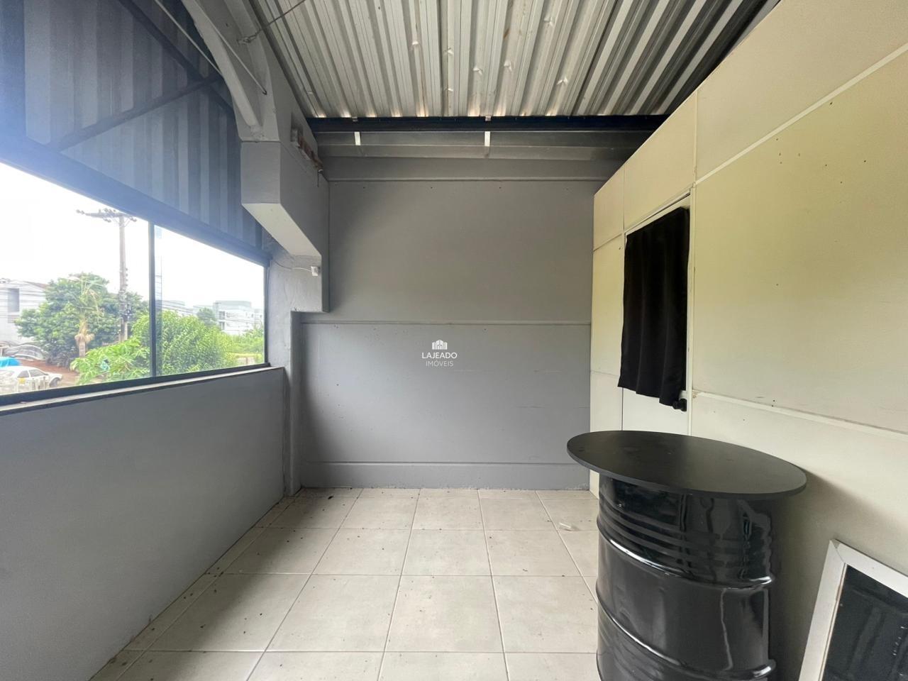 Pavilhão para aluguel no Universitário: 