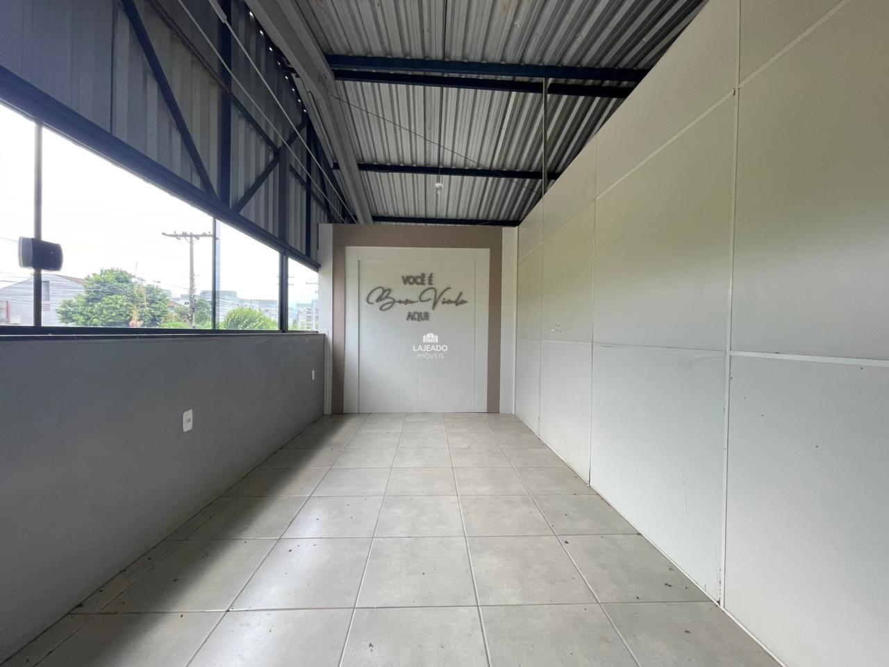 Pavilhão para aluguel no Universitário: 