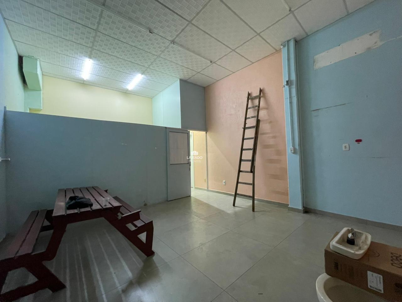 Pavilhão para aluguel no Universitário: 