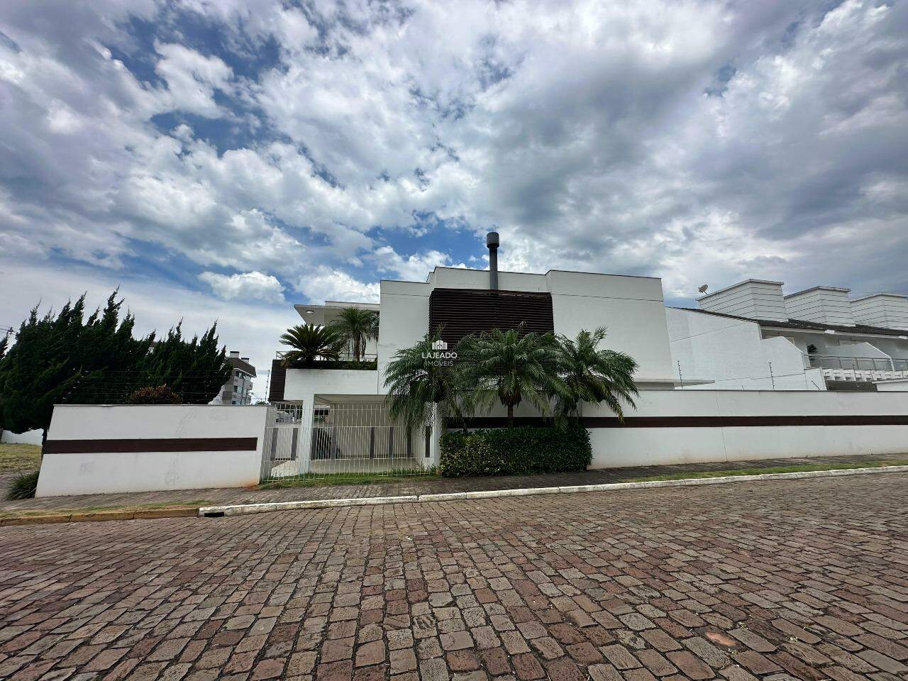 Sobrado, 3 quartos, 204 m² - Foto 1