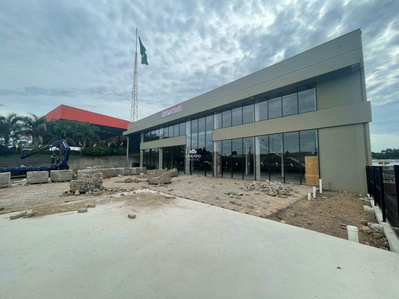 Loja-Salão, 1700 m² - Foto 2