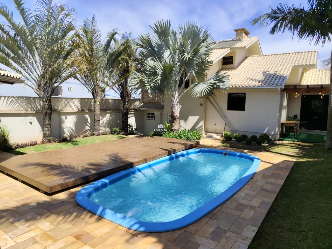 Casa à venda no Centenário: 