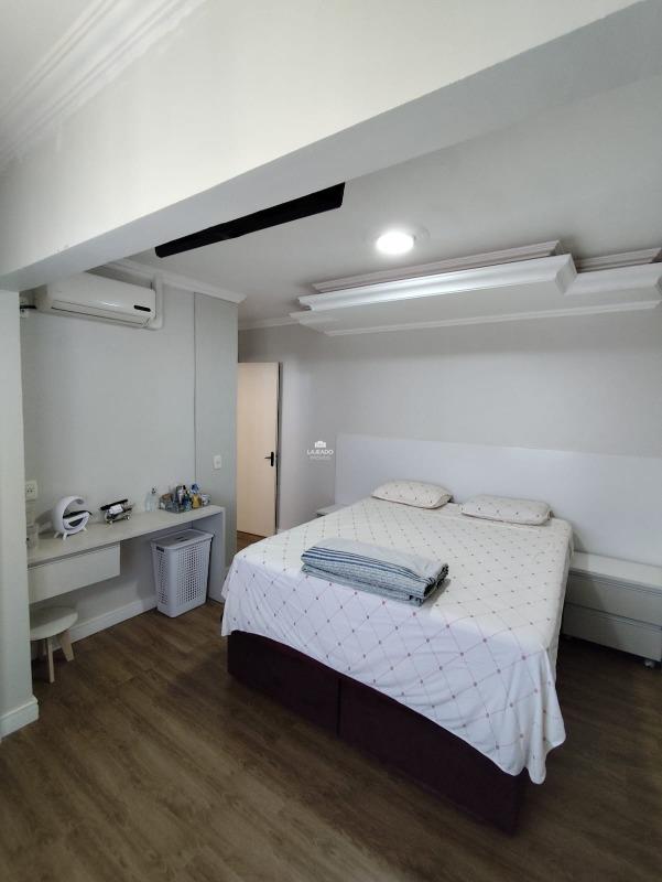 Casa à venda no Centenário: 