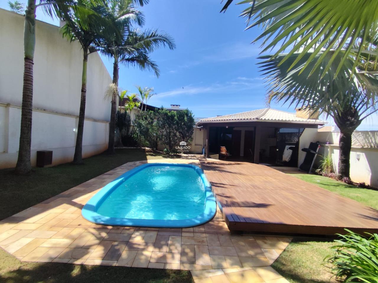 Casa à venda no Centenário: 