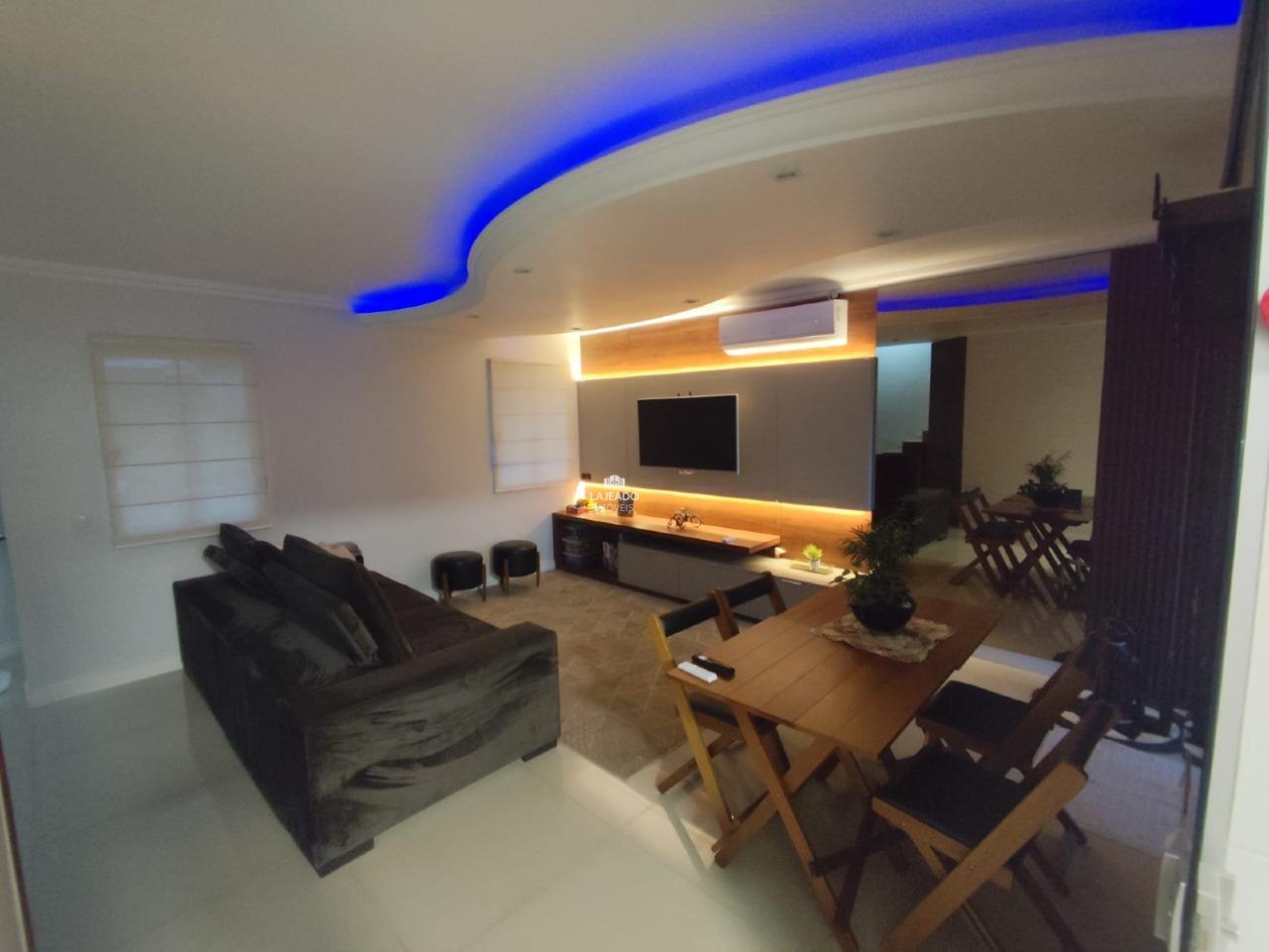 Casa à venda no Centenário: 