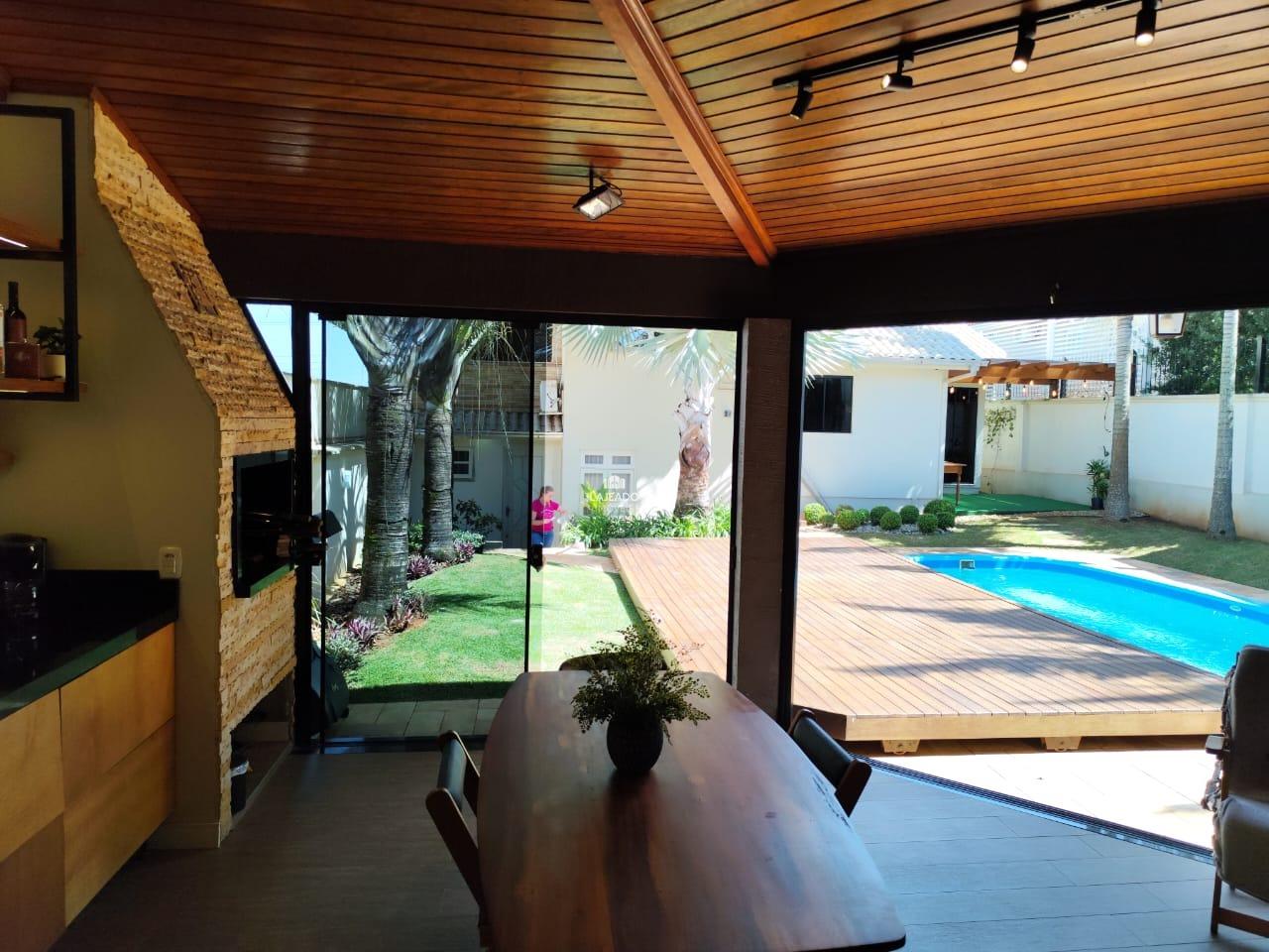 Casa à venda no Centenário: 