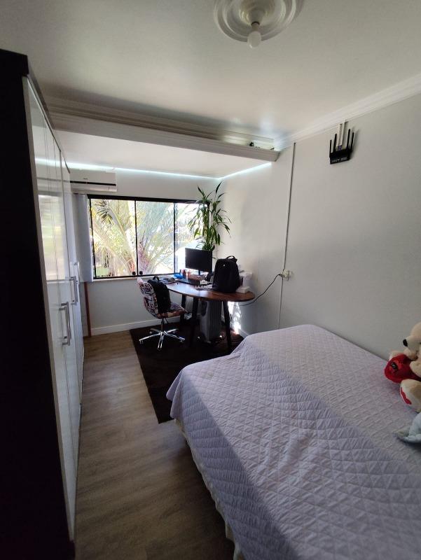 Casa à venda no Centenário: 