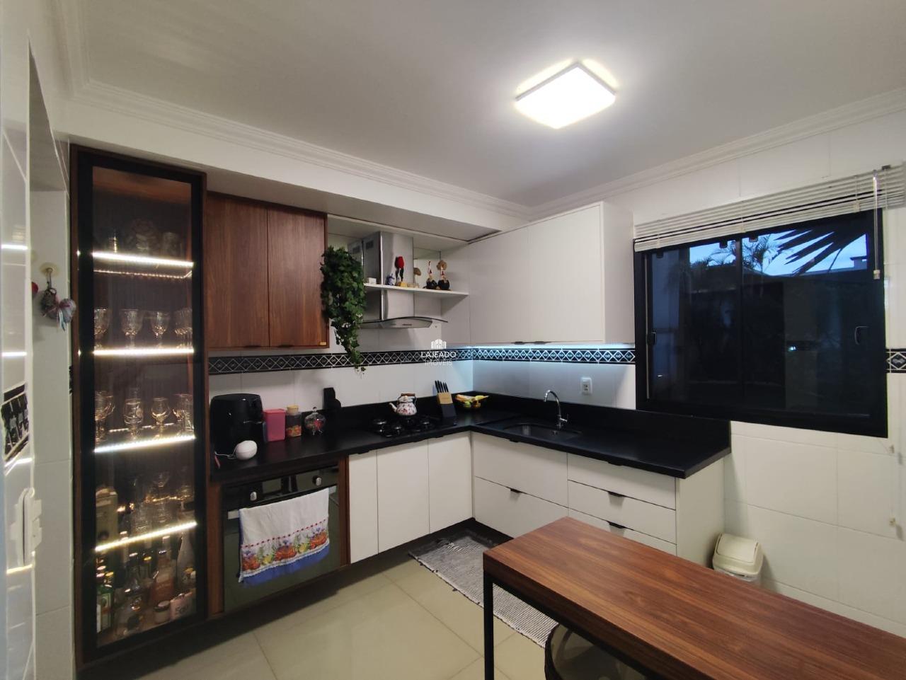 Casa à venda no Centenário: 