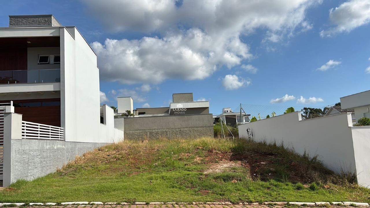 Terreno à venda no Jardim Botânico: 