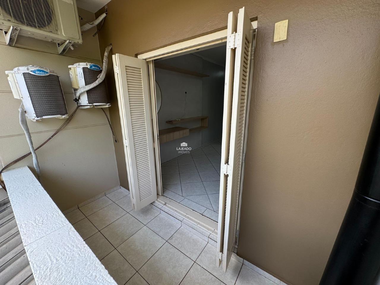 Sobrado à venda no Universitário: 