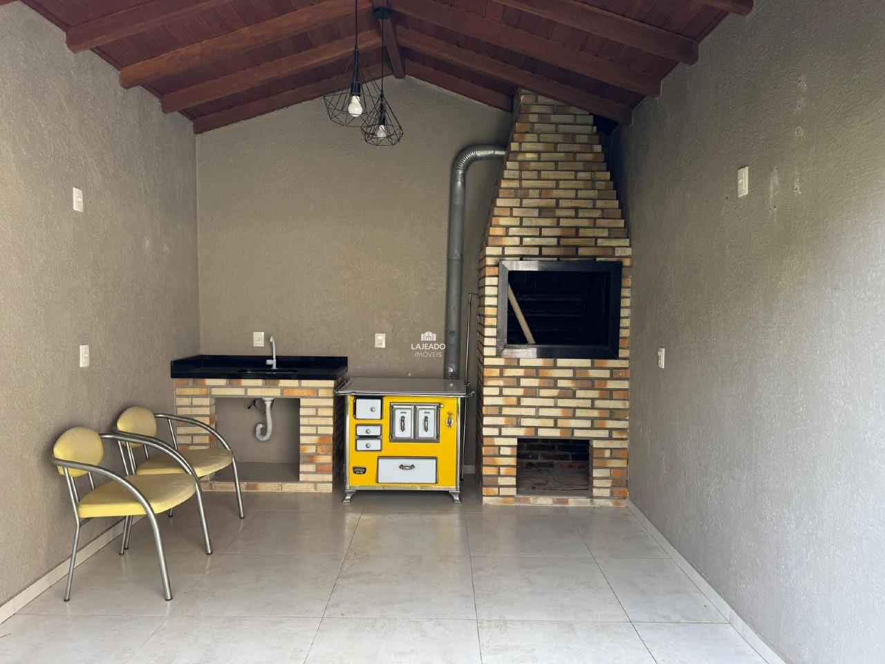 Sobrado à venda no Universitário: 