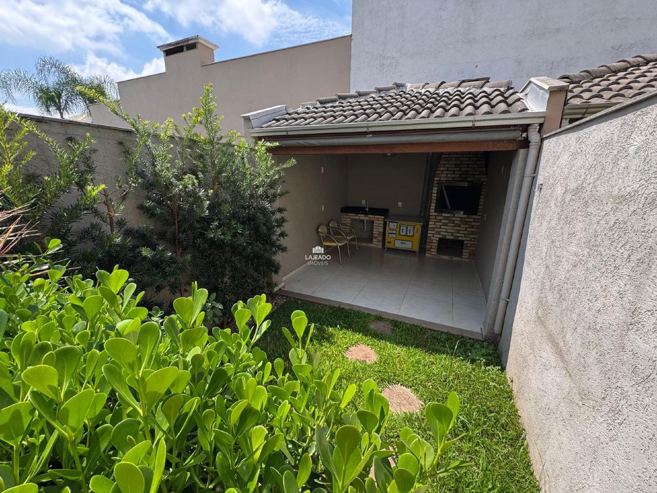 Sobrado à venda no Universitário: 