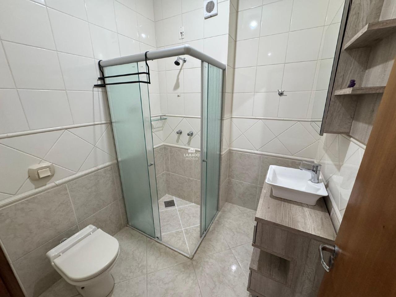 Sobrado à venda no Universitário: 