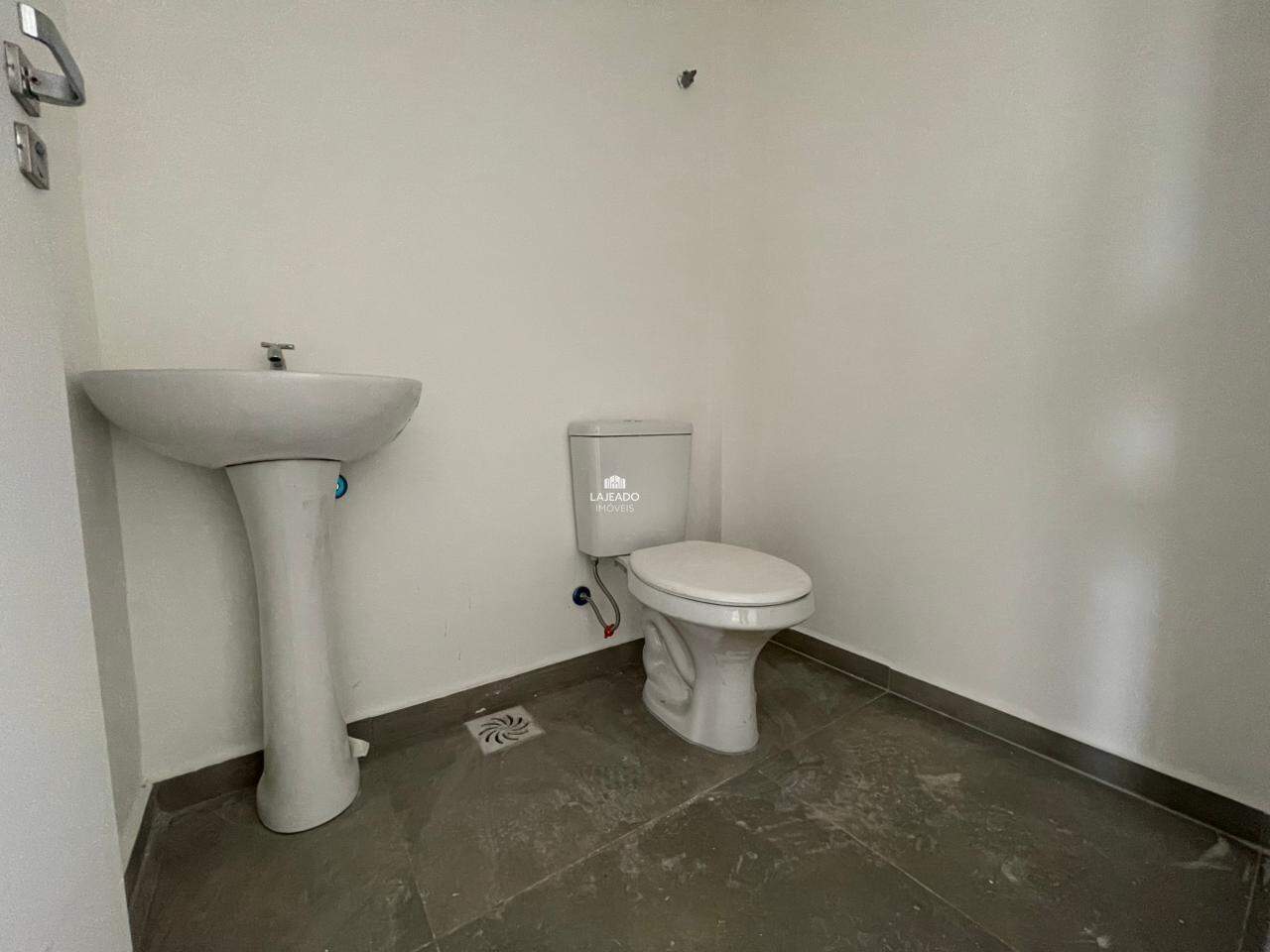 Loja para aluguel no Universitário: 