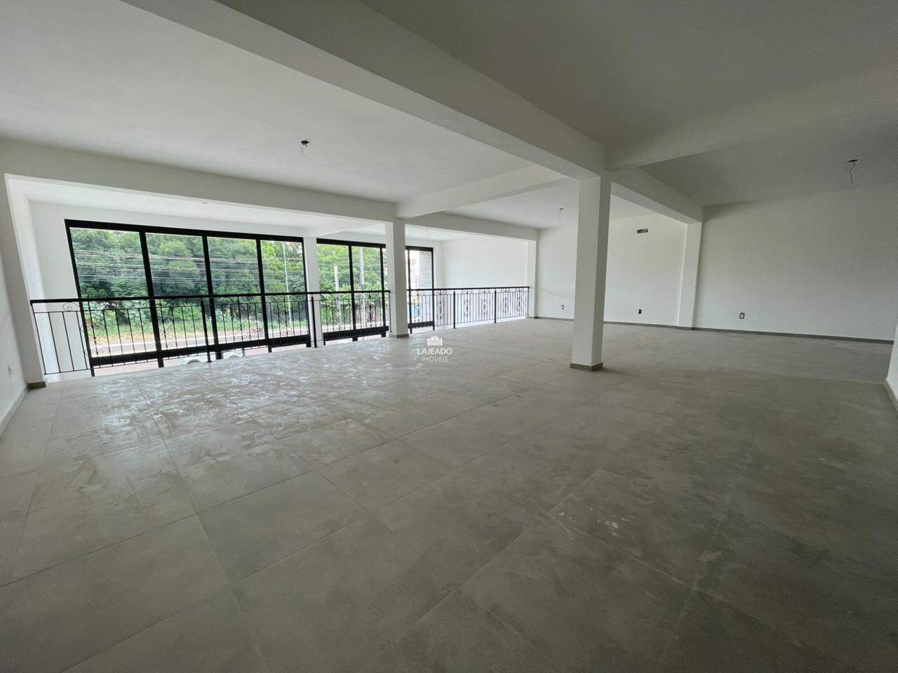 Loja para aluguel no Universitário: 