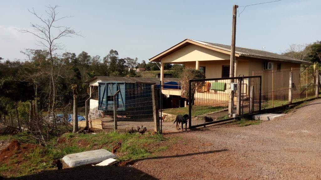 Fazenda à venda com 2 quartos, 100m² - Foto 1