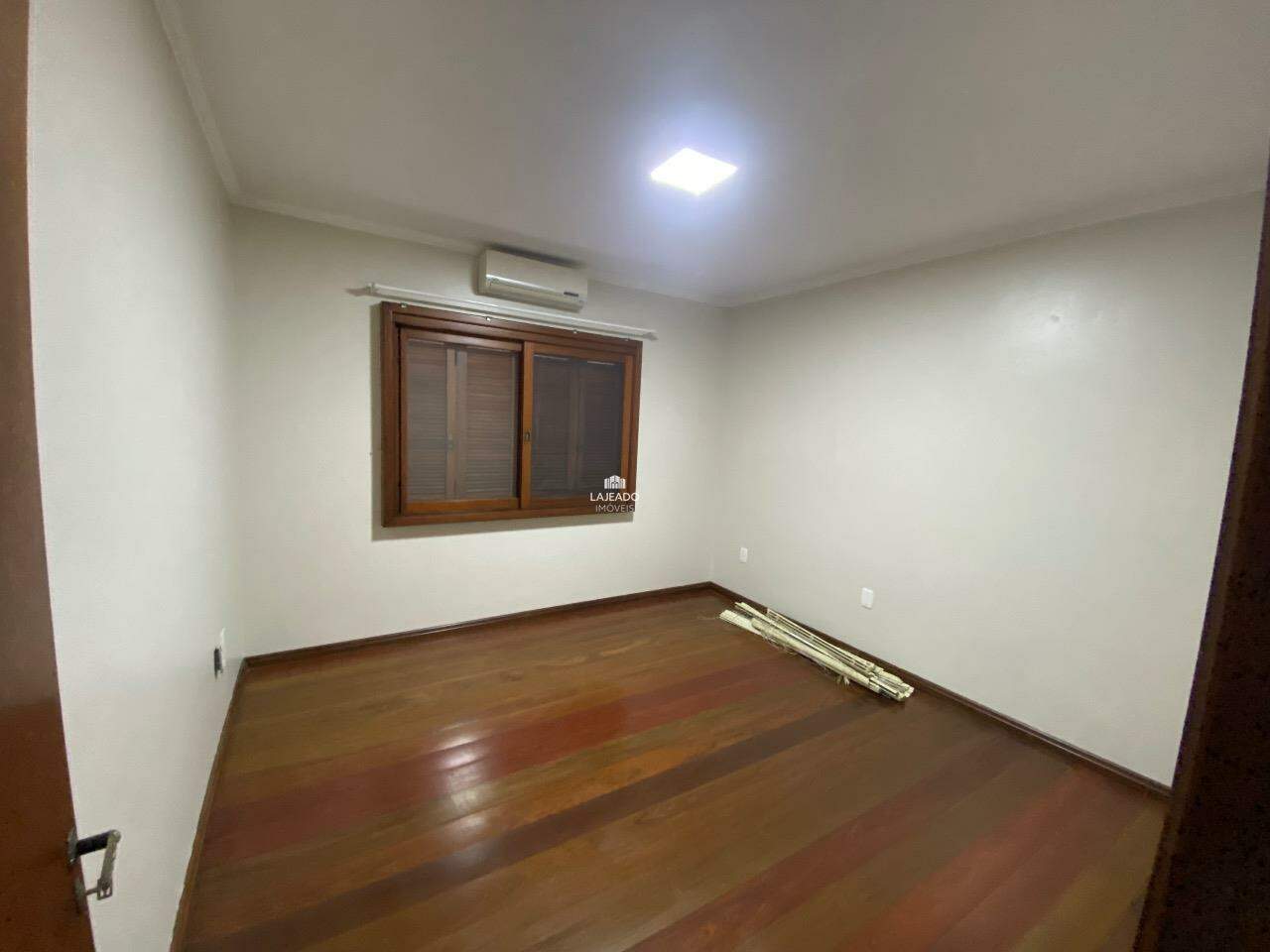 Casa à venda no Centro: 