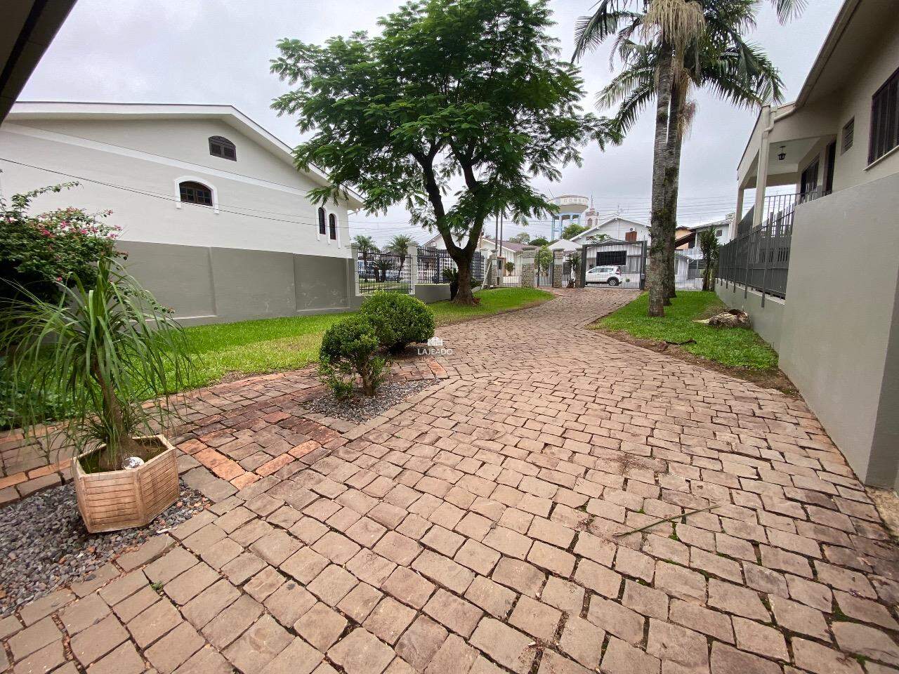 Casa à venda no Centro: 